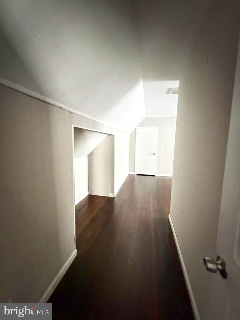 10 Webster Ave Property Photo 11