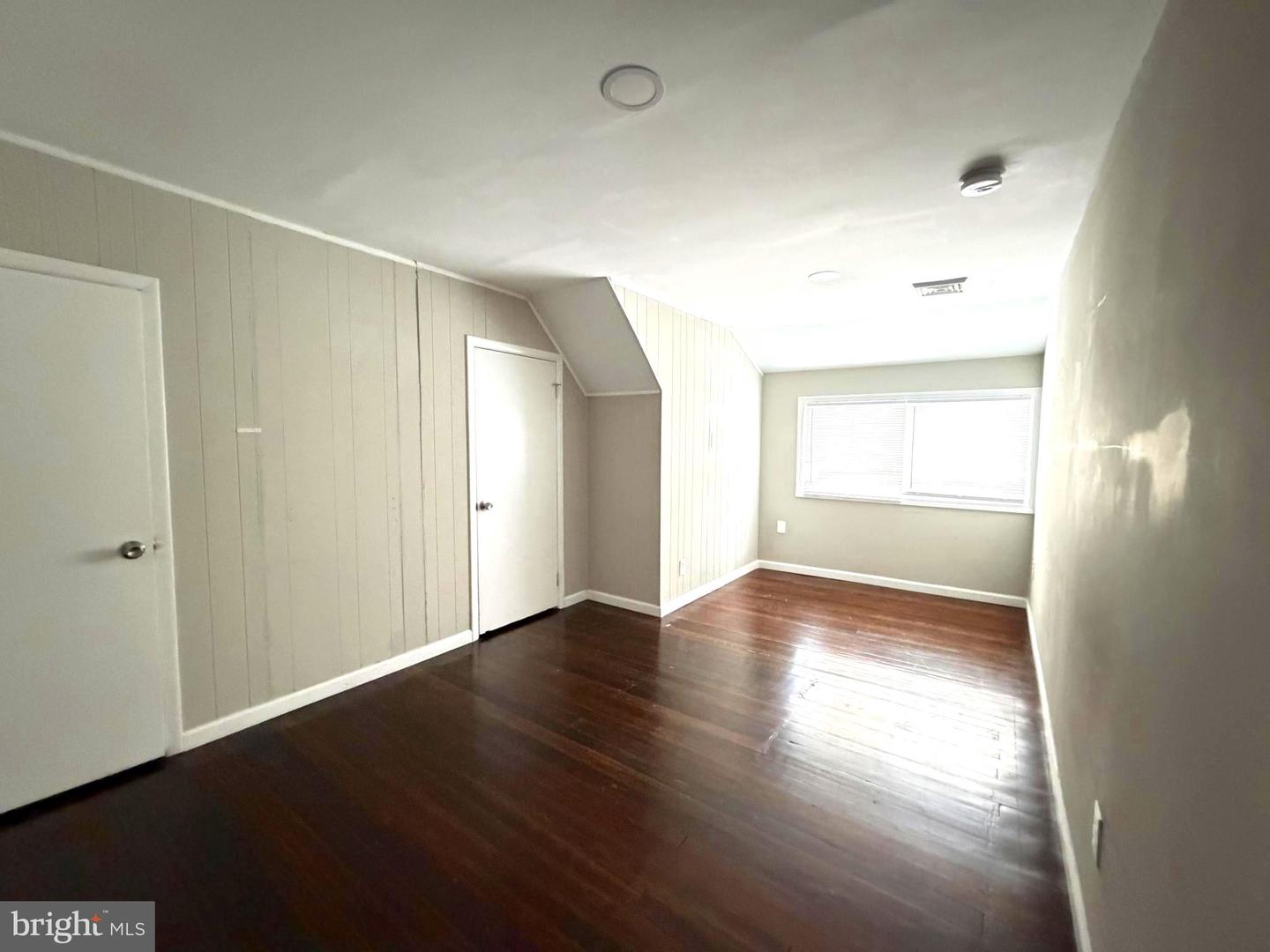 10 Webster Ave Property Photo 12