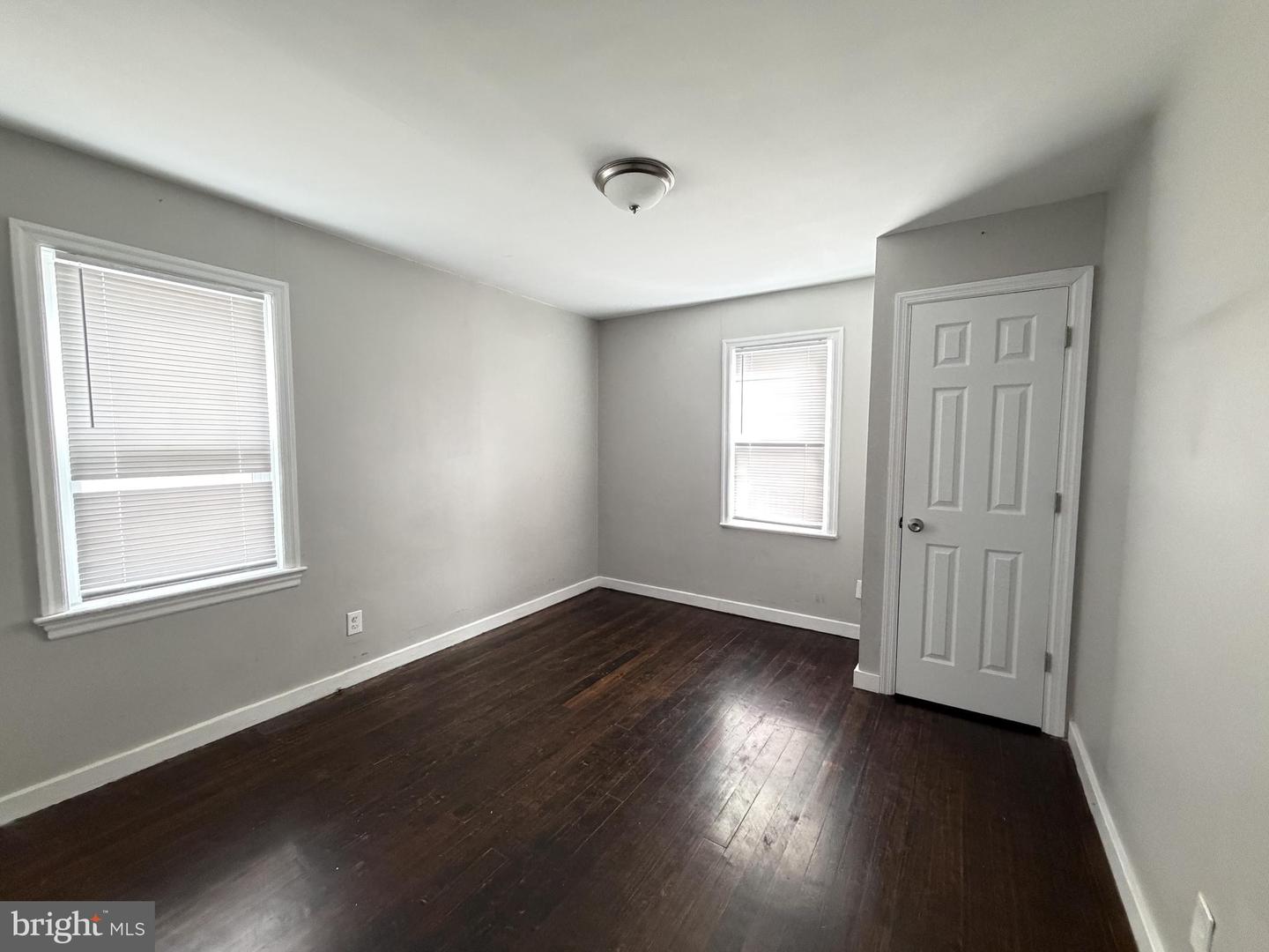 10 Webster Ave Property Photo 15