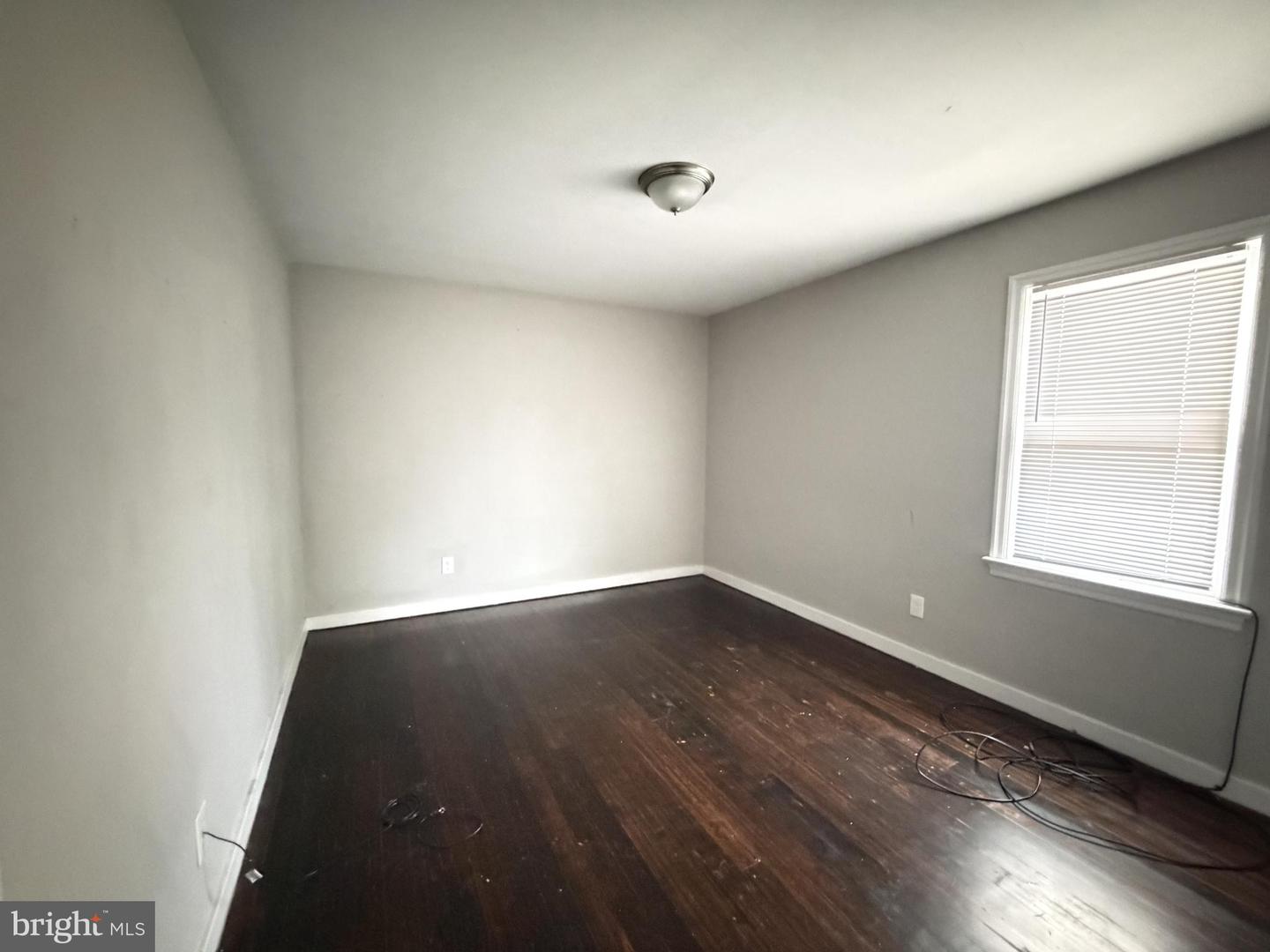 10 Webster Ave Property Photo 16