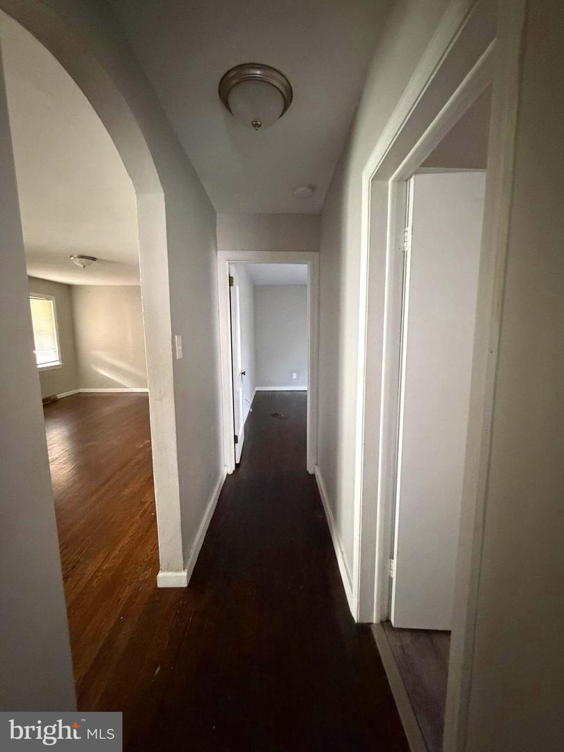 10 Webster Ave Property Photo 17