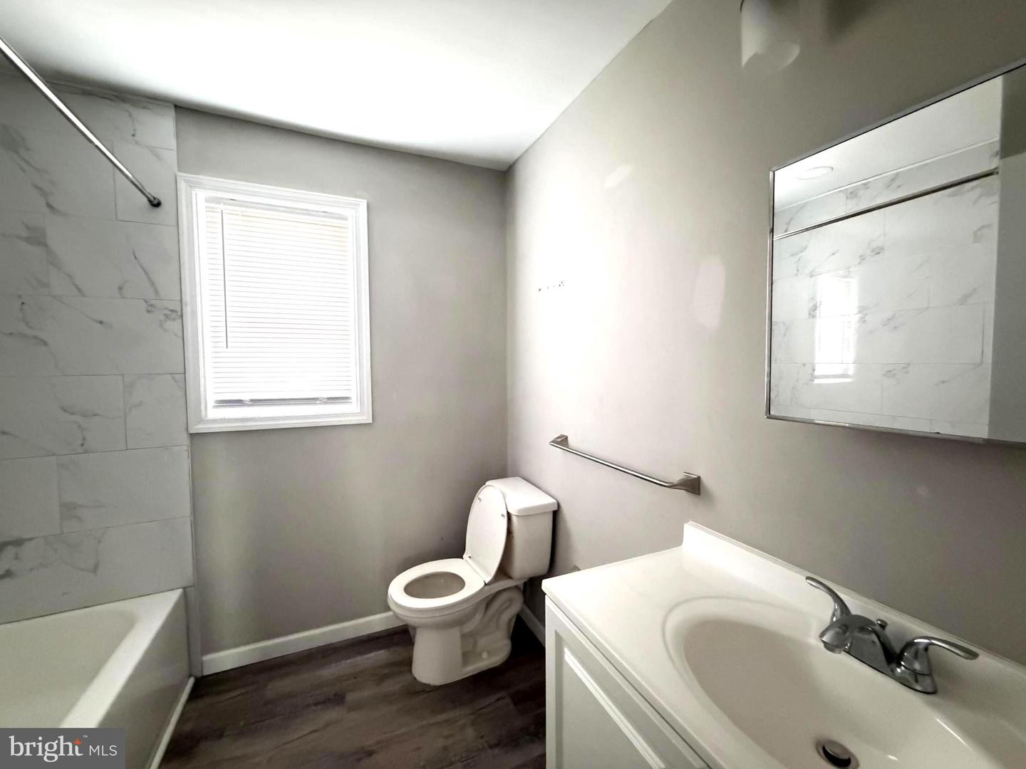 10 Webster Ave Property Photo 18