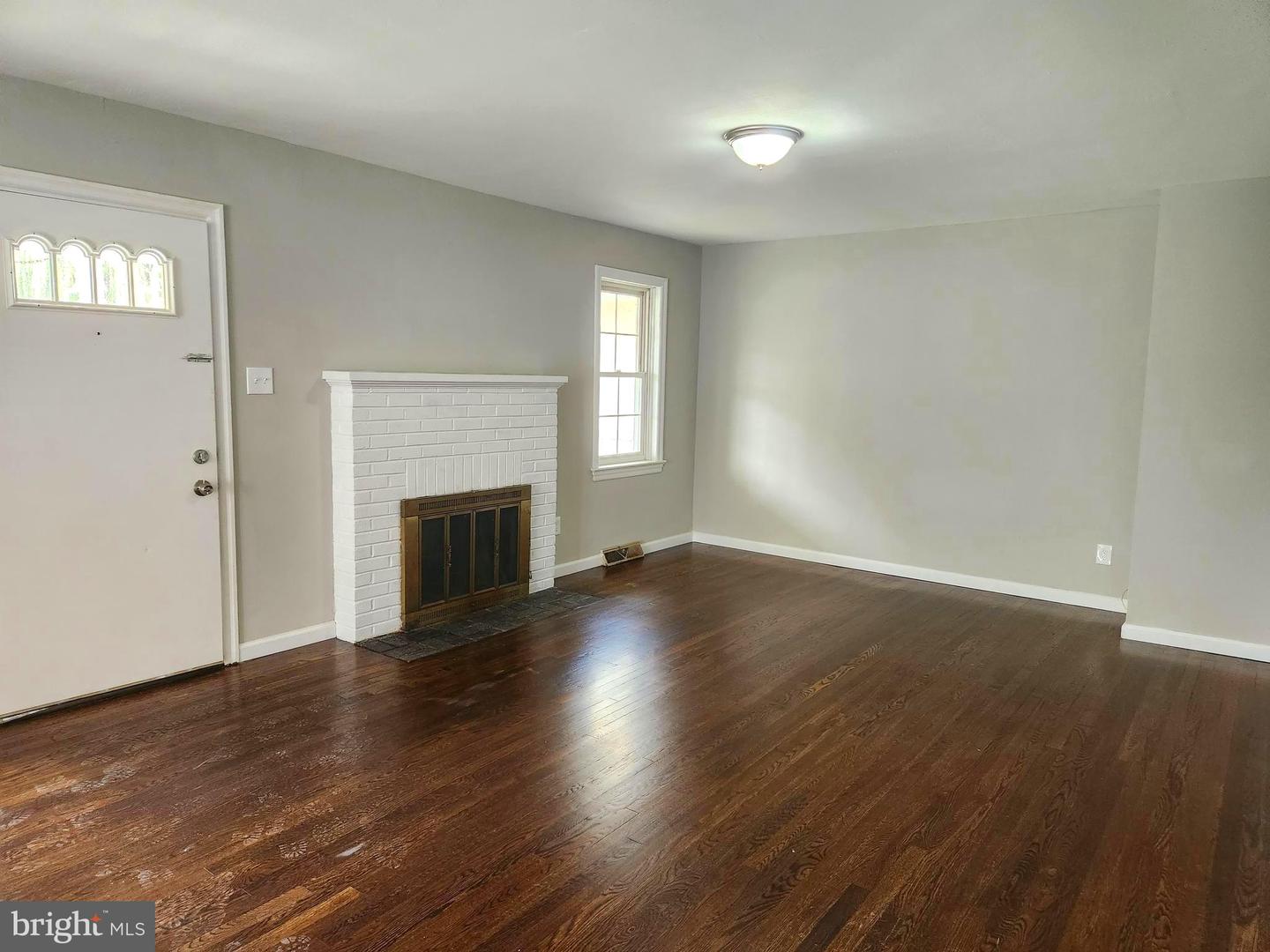 10 Webster Ave Property Photo 20