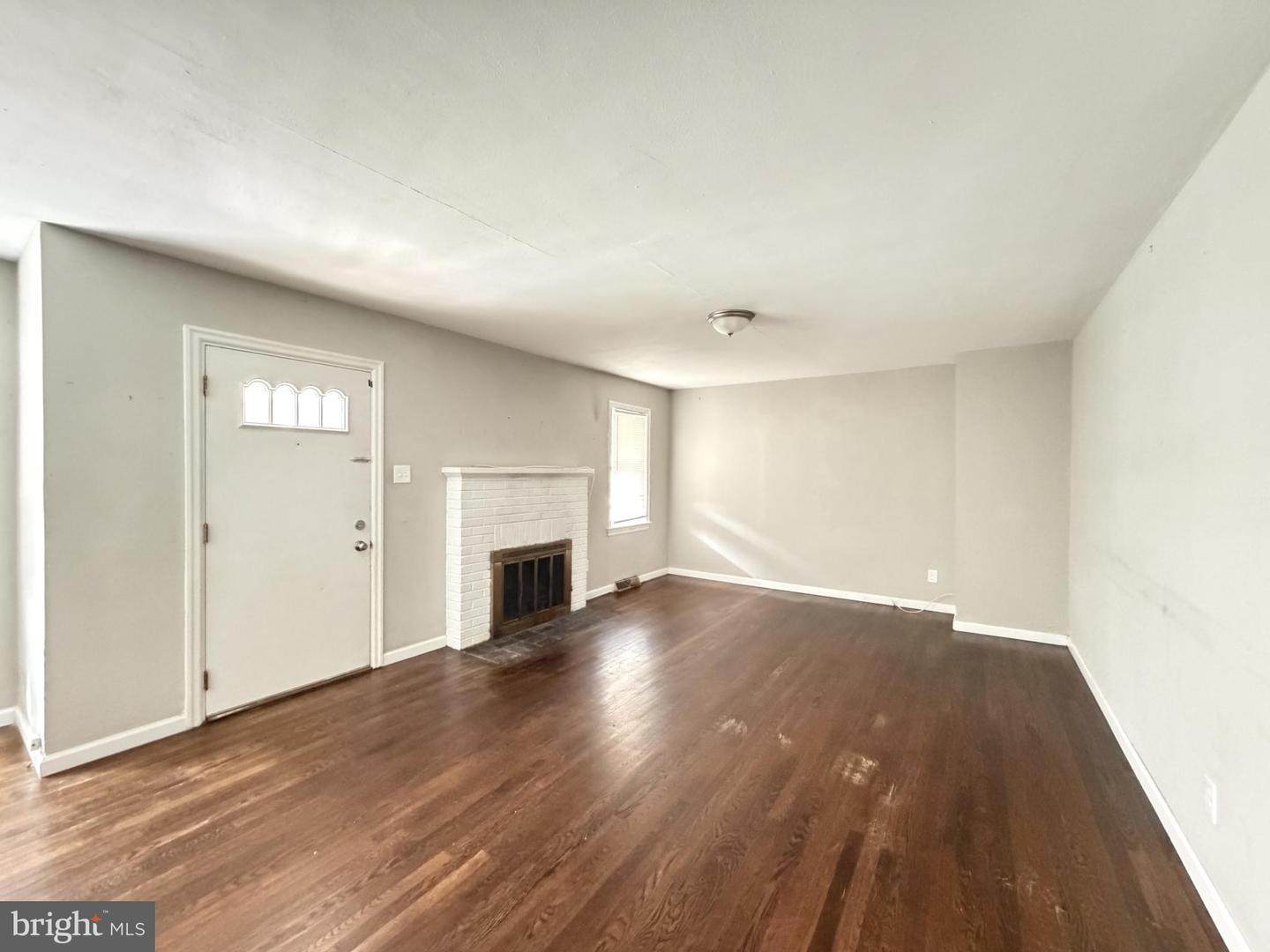 10 Webster Ave Property Photo 22