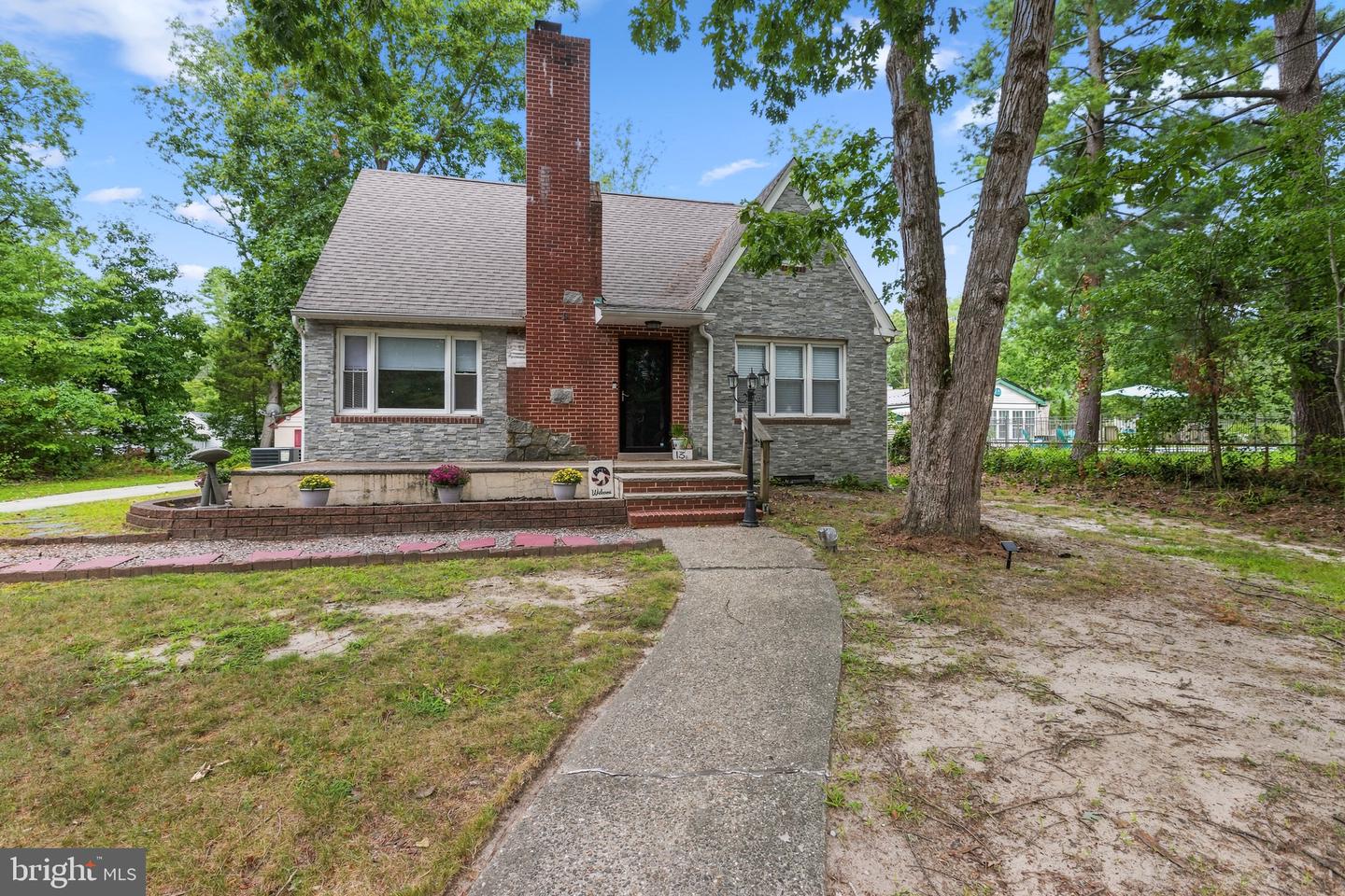 13 East Rd Property Photo 1