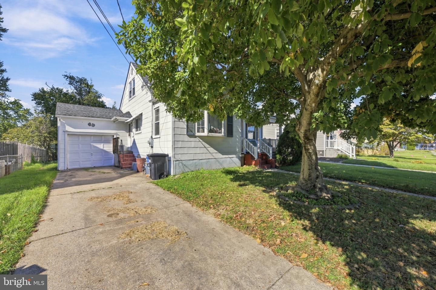 27 5th Ave Property Photo 4