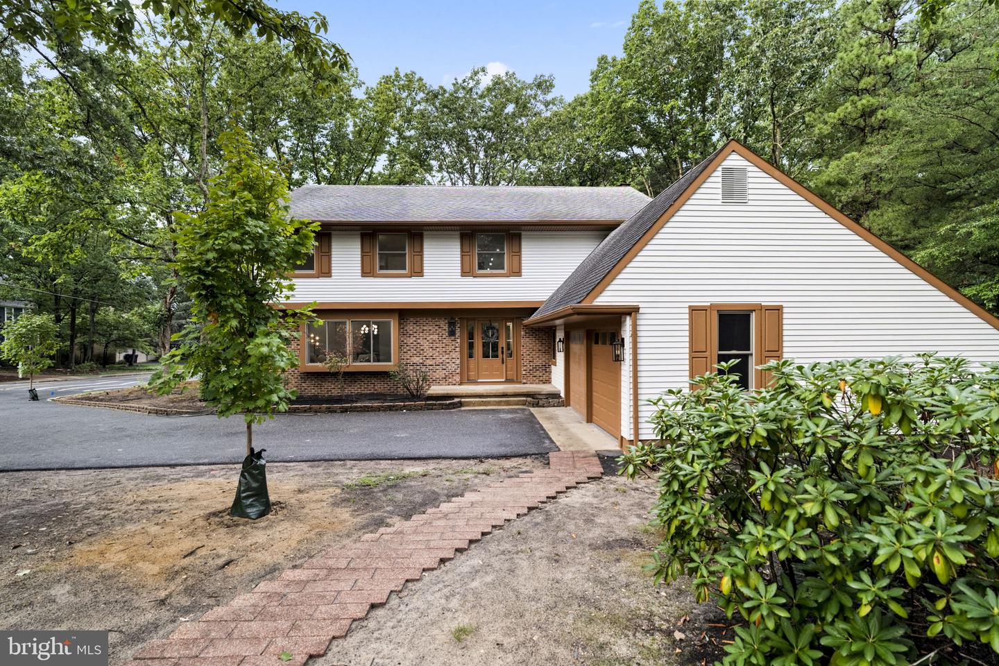 2 Harwood Dr Property Photo 1