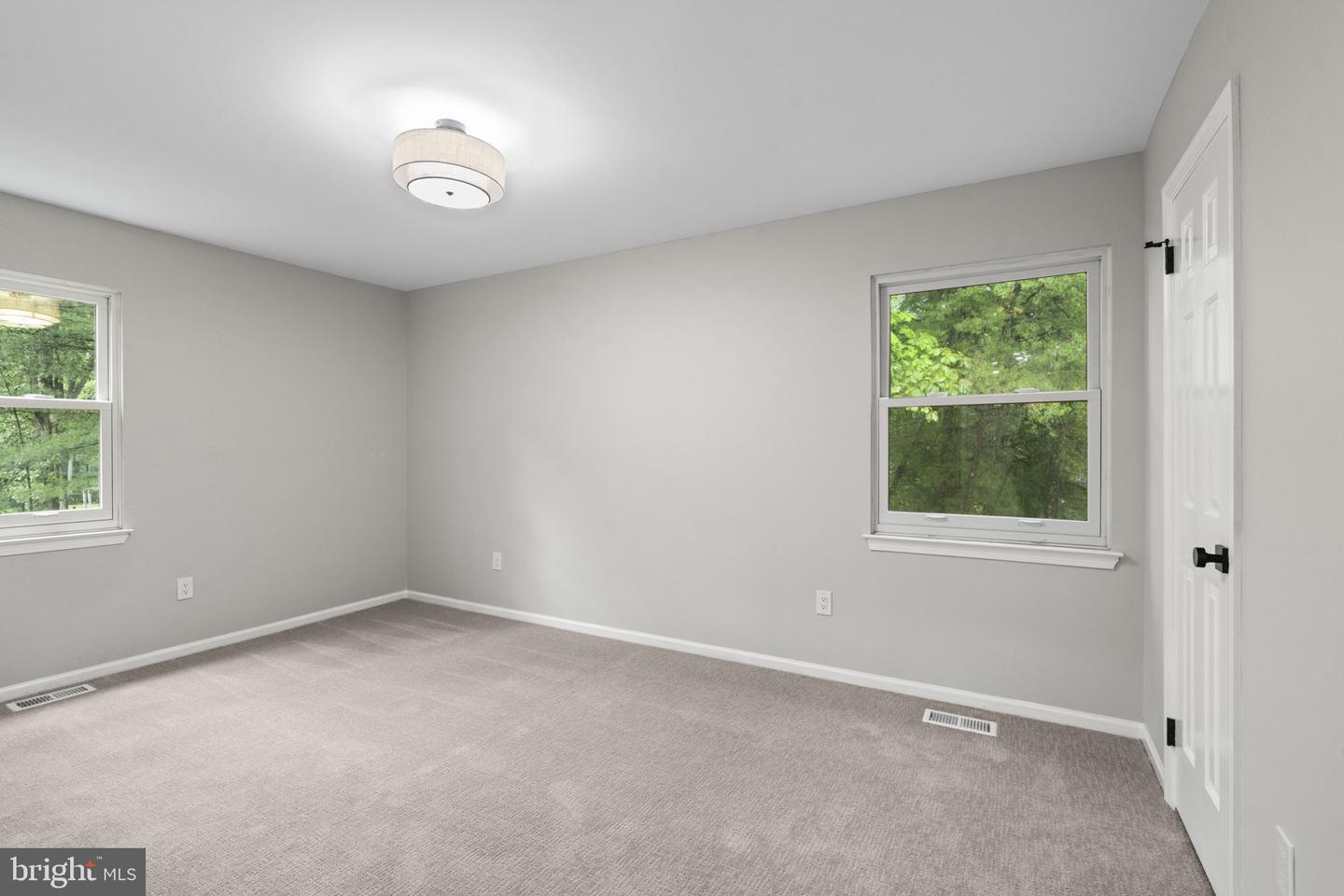 2 Harwood Dr Property Photo 45