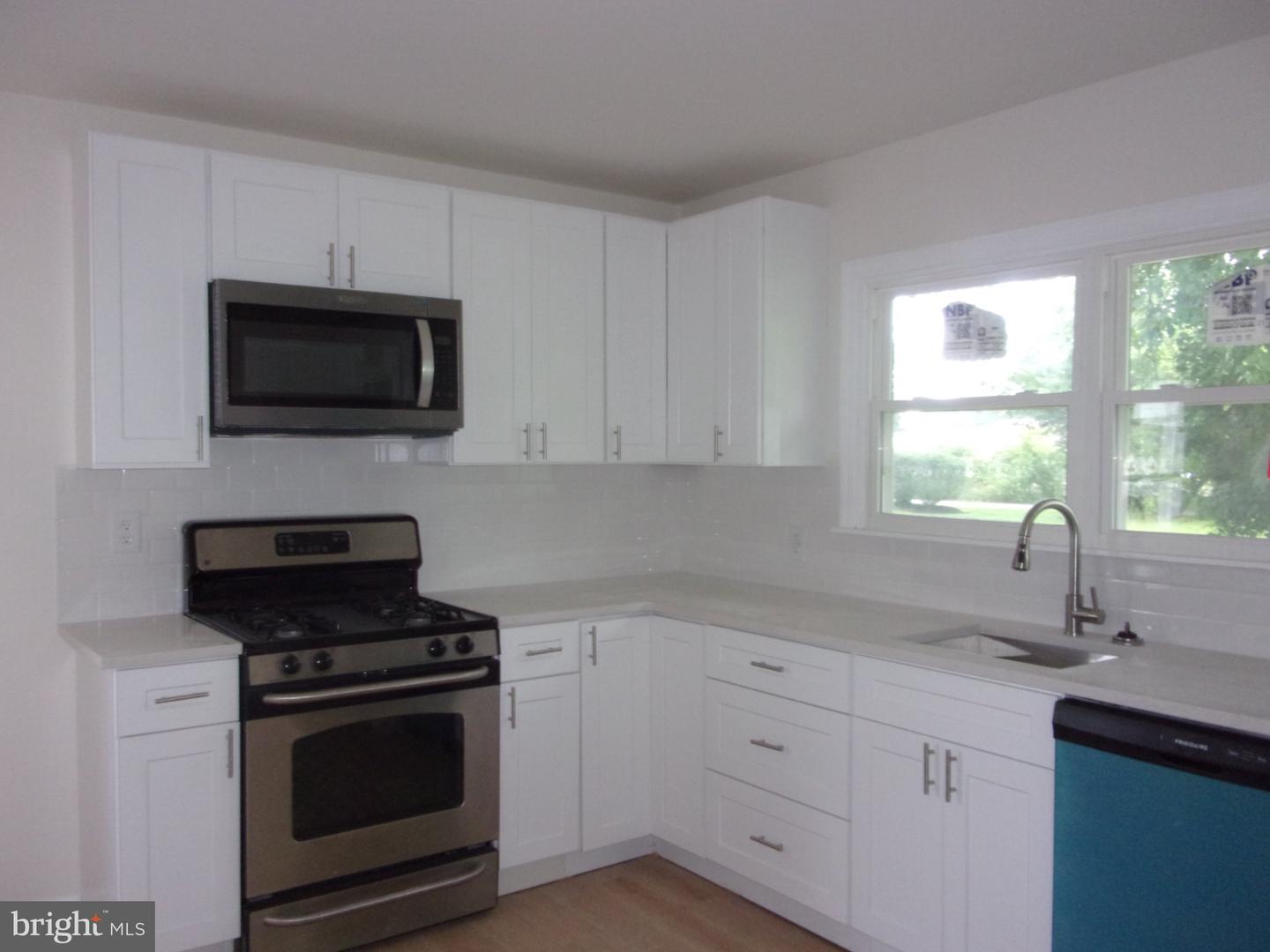 36 Park Ave Property Photo 7