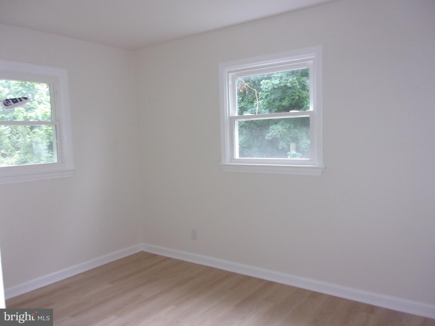 36 Park Ave Property Photo 13