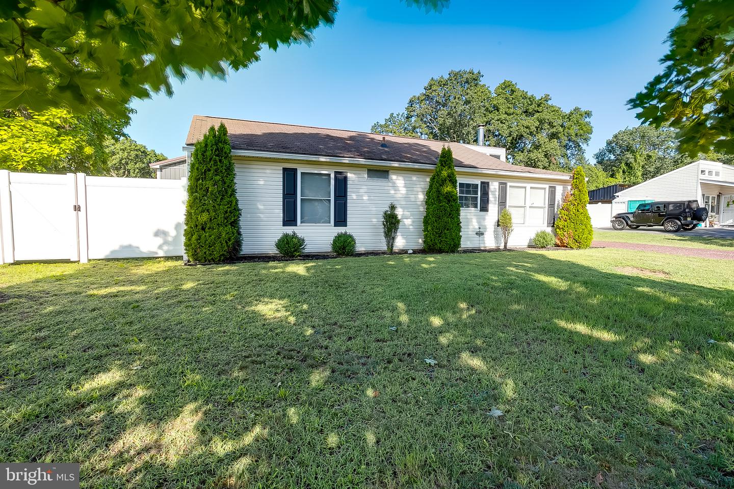 19 DUNDALK LN Property Photo 1