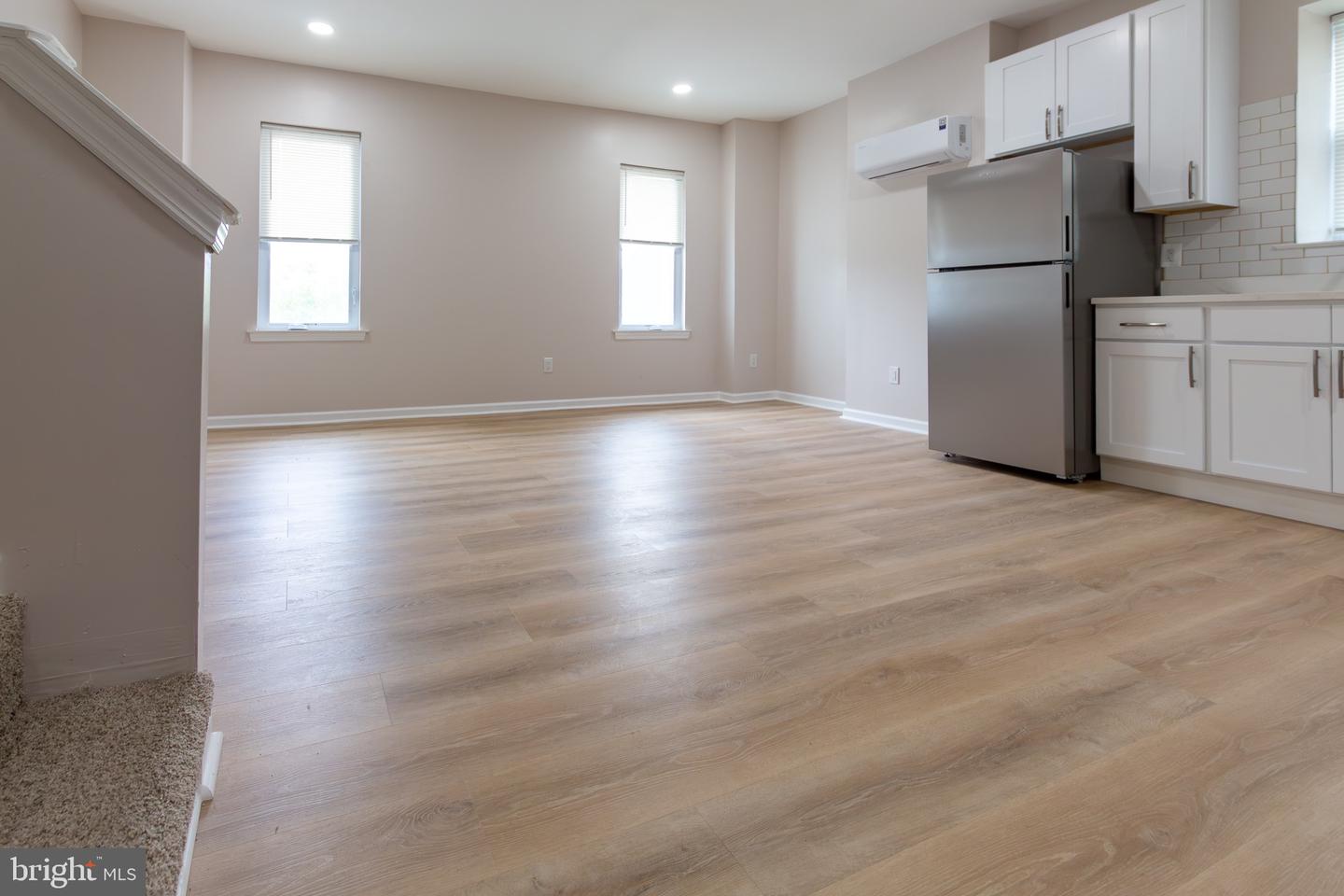 602-604 Broadway Property Photo 9