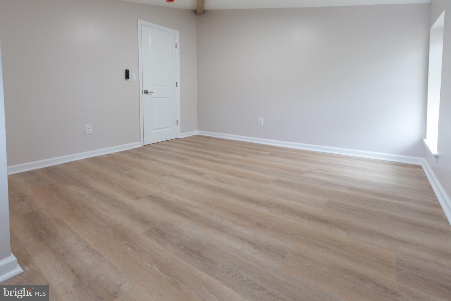 602-604 Broadway Property Photo 12