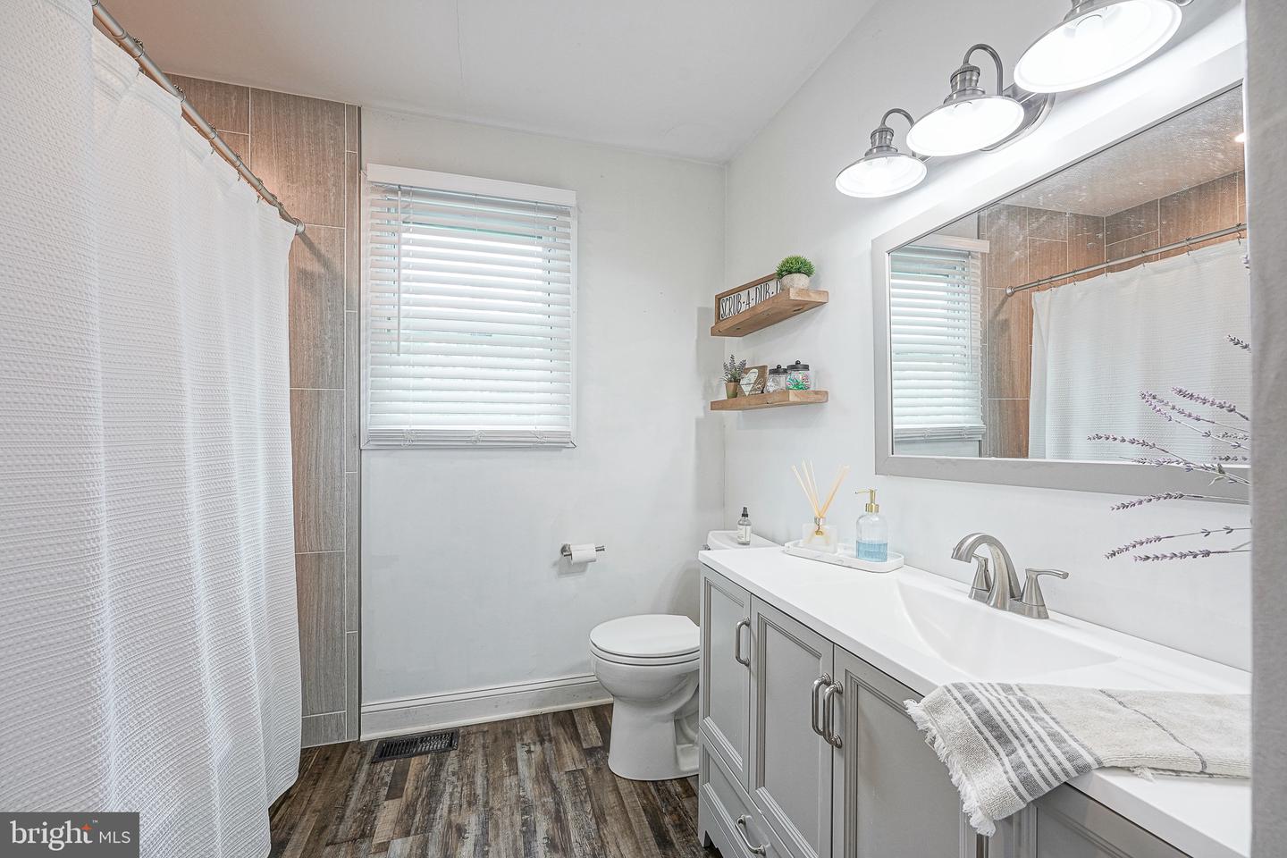 2 Broadview Ave Property Photo 16