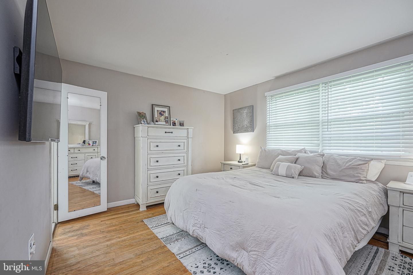 2 Broadview Ave Property Photo 23