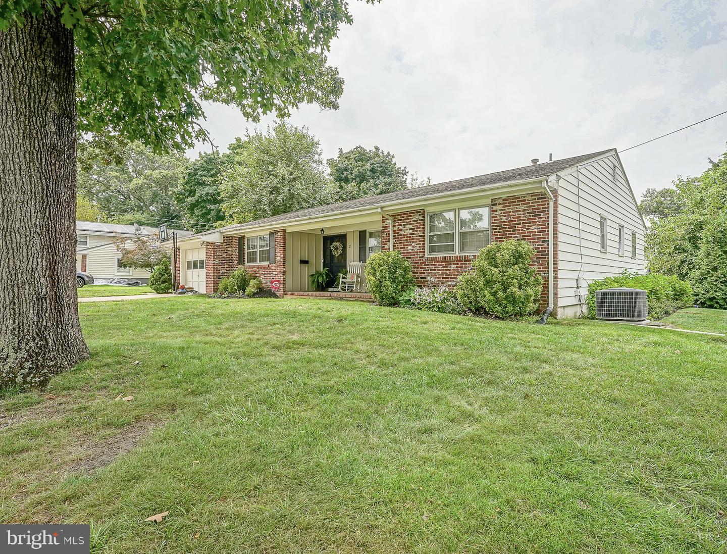 2 Broadview Ave Property Photo 31