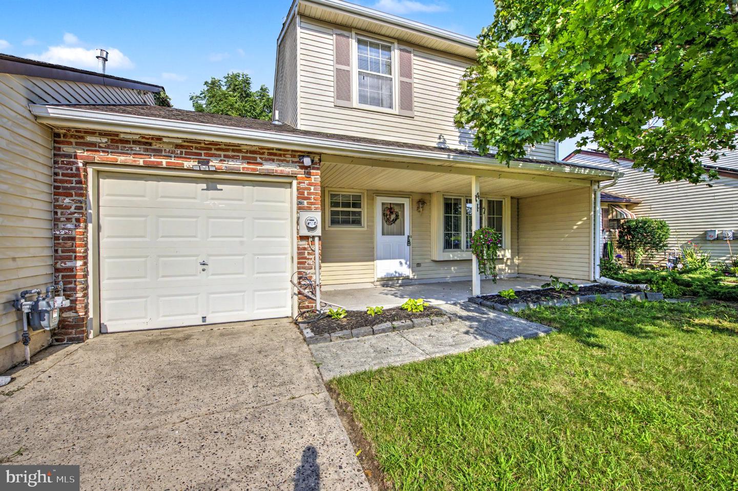 14 Hathaway Dr Property Photo 2