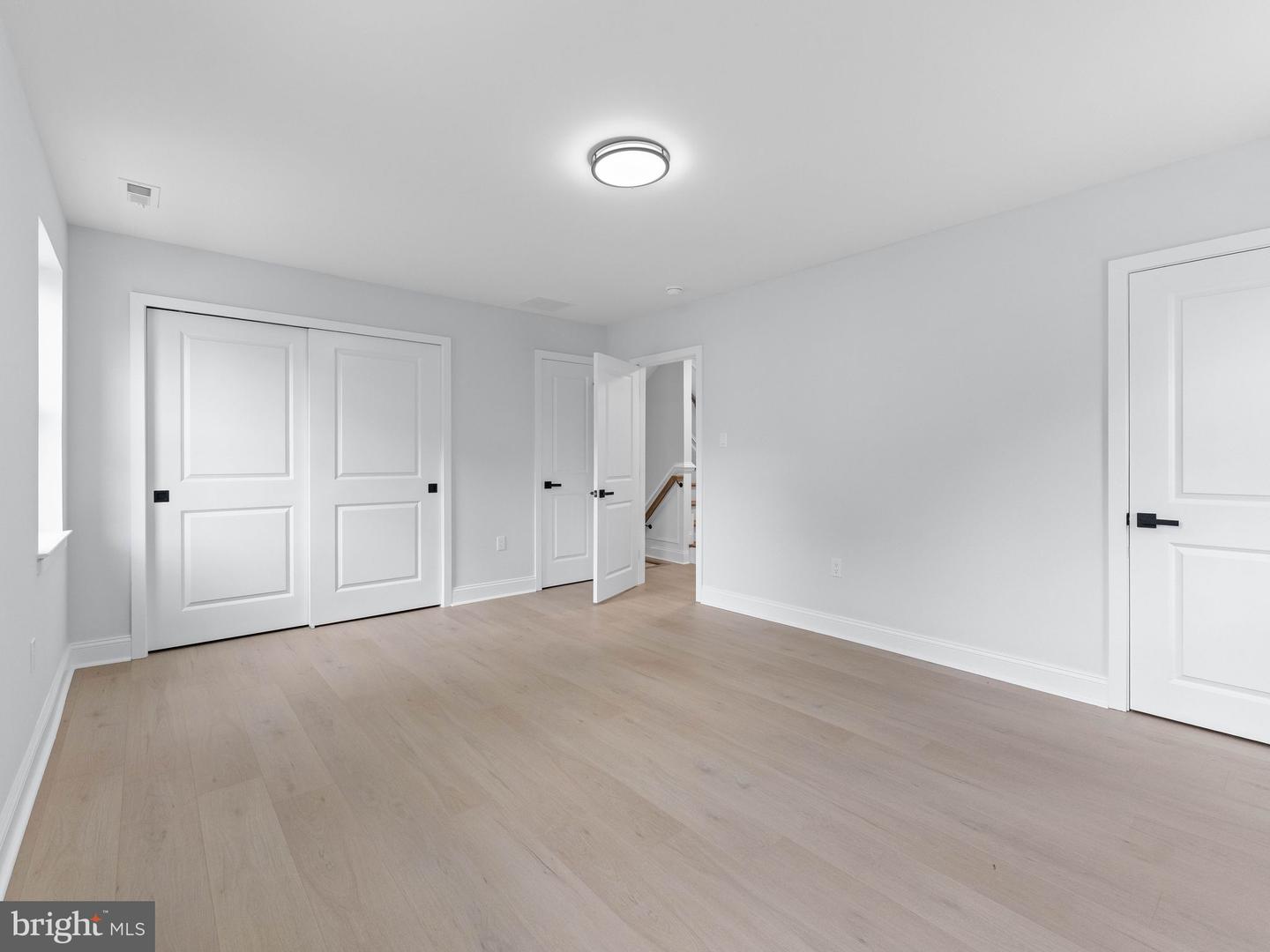 345 Oak Ave Property Photo 17