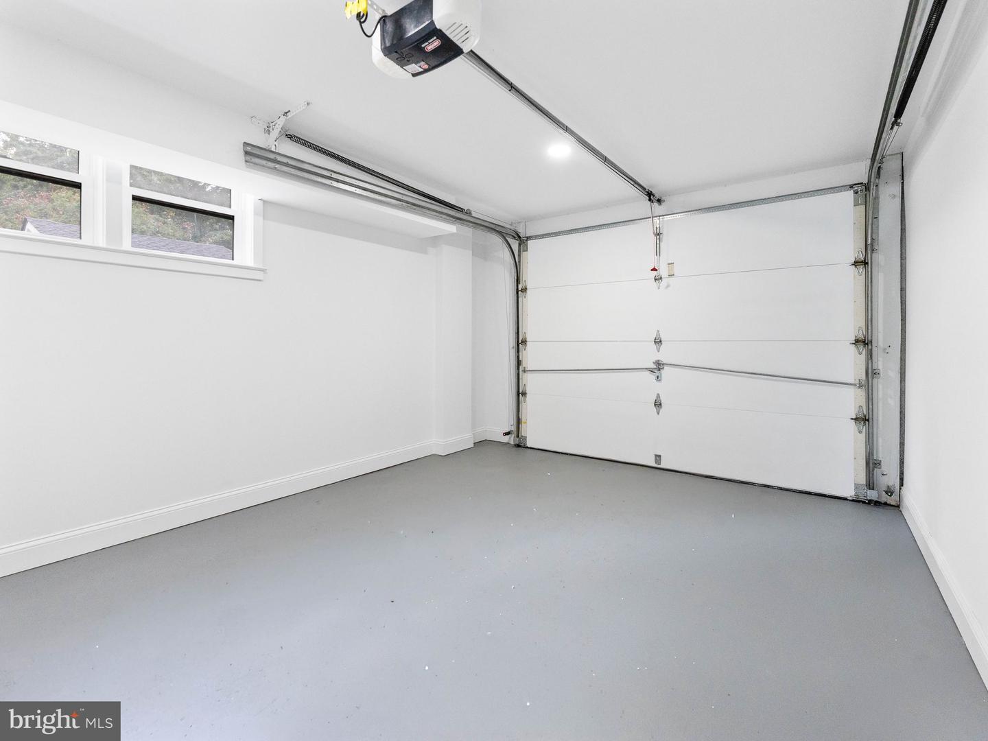 345 Oak Ave Property Photo 36