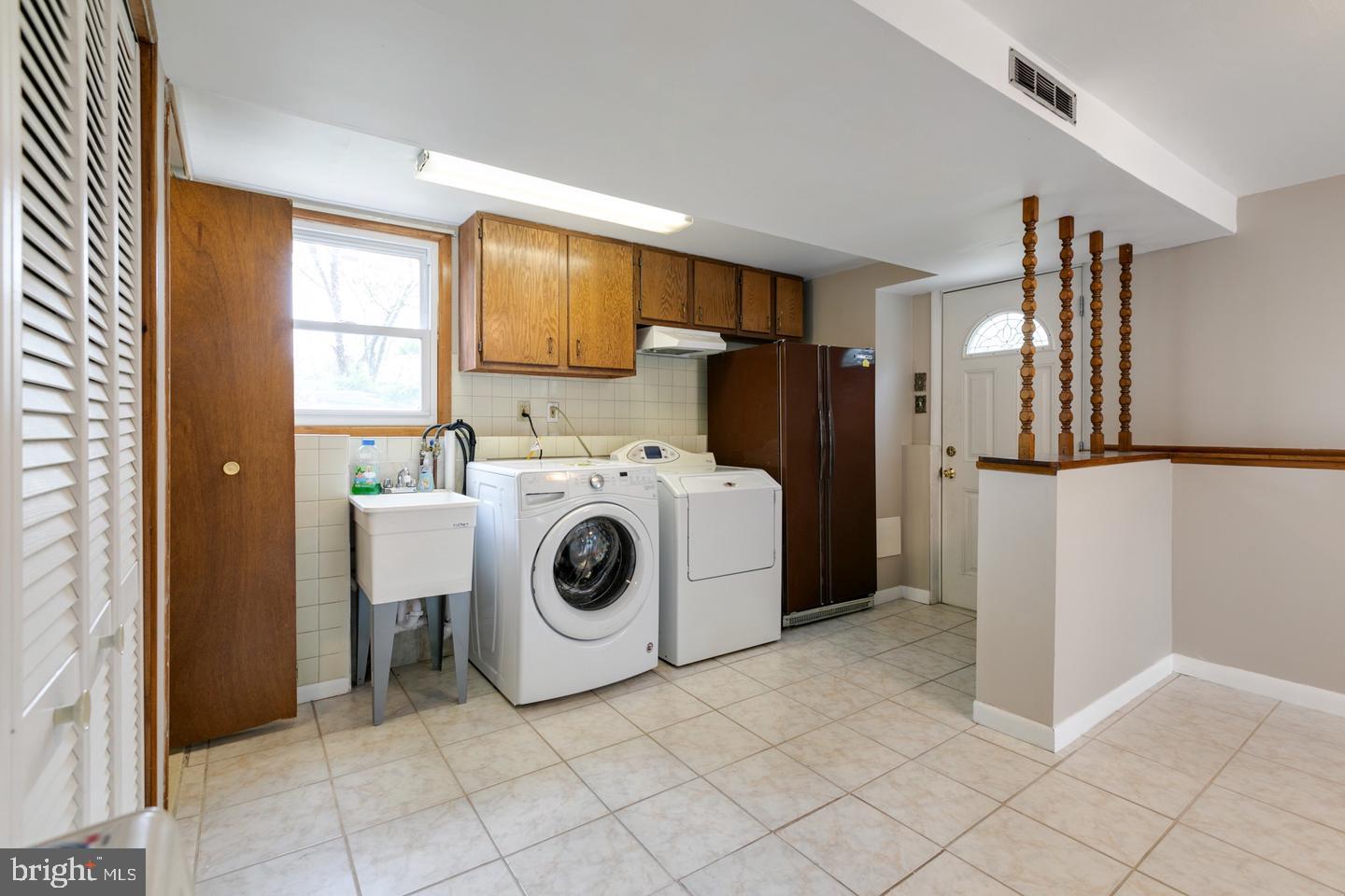 400 Sheffield Rd Property Photo 6