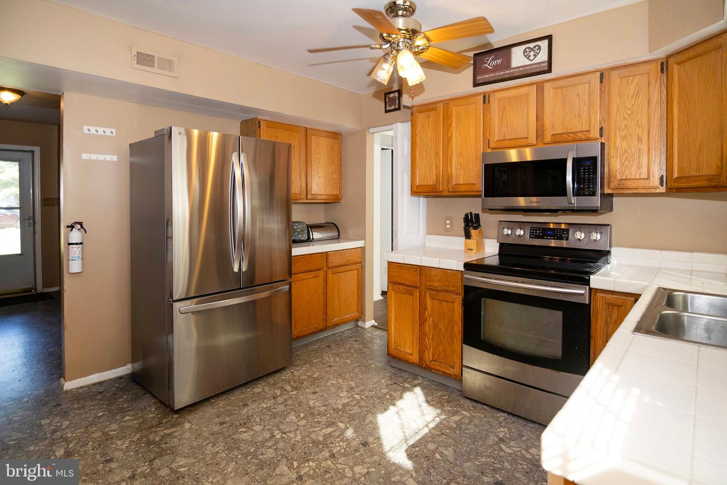 1 Bedford Ct Property Photo 12