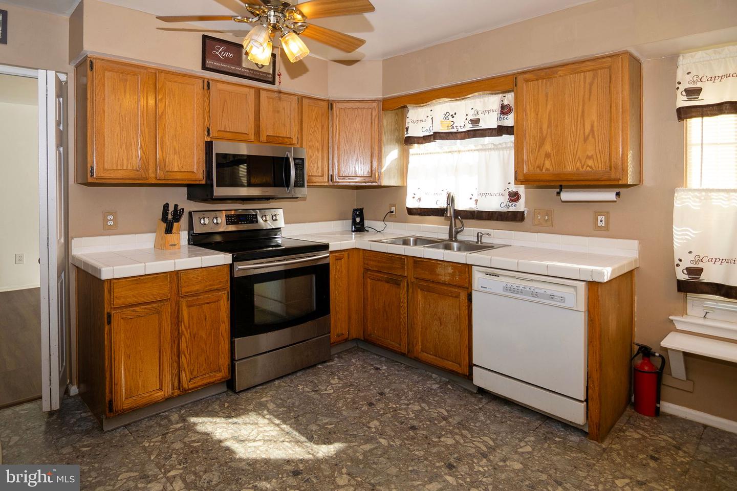 1 Bedford Ct Property Photo 13