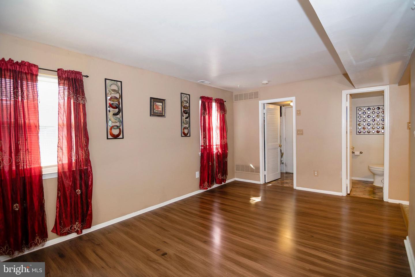 1 Bedford Ct Property Photo 15