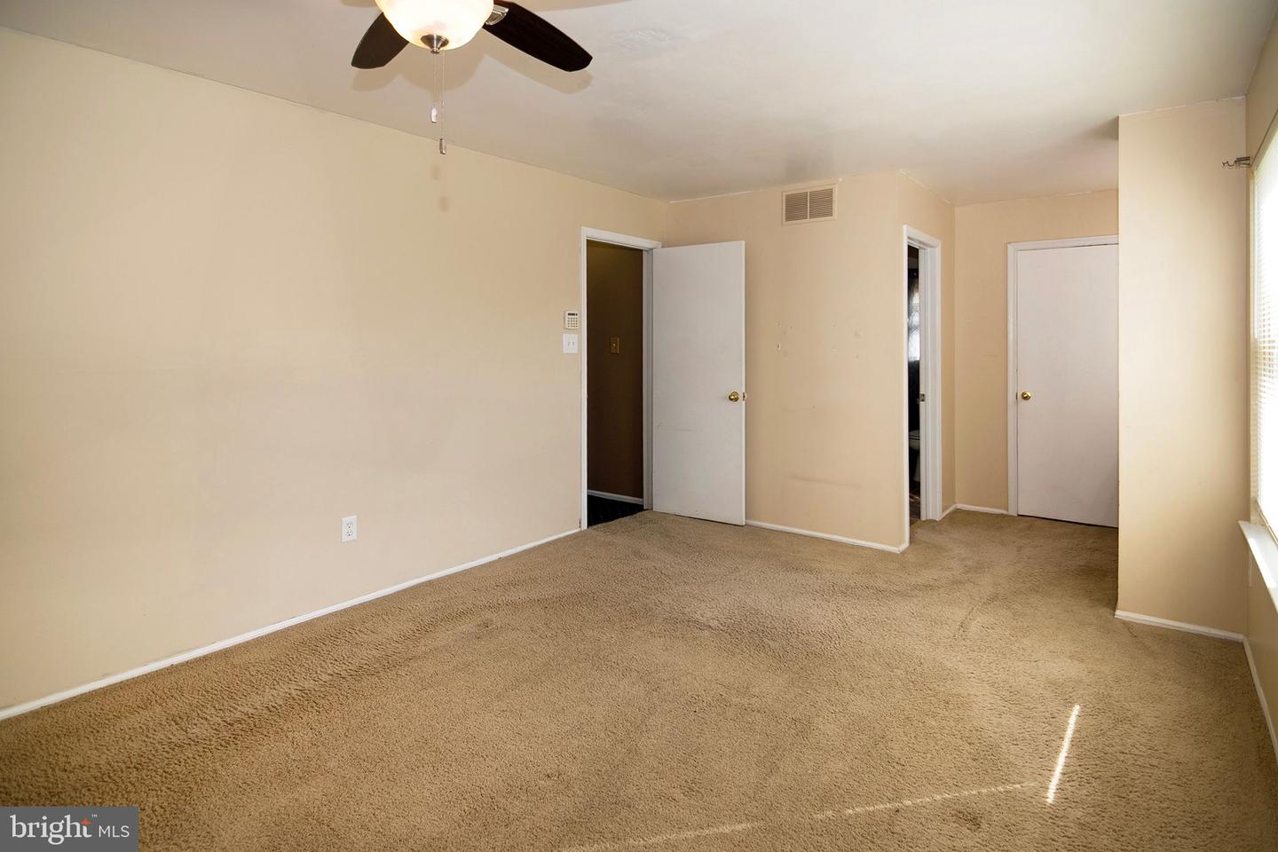 1 Bedford Ct Property Photo 28