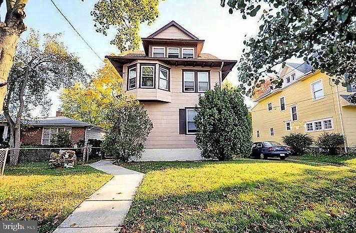 221 WYOMING AVE #B Property Photo 1