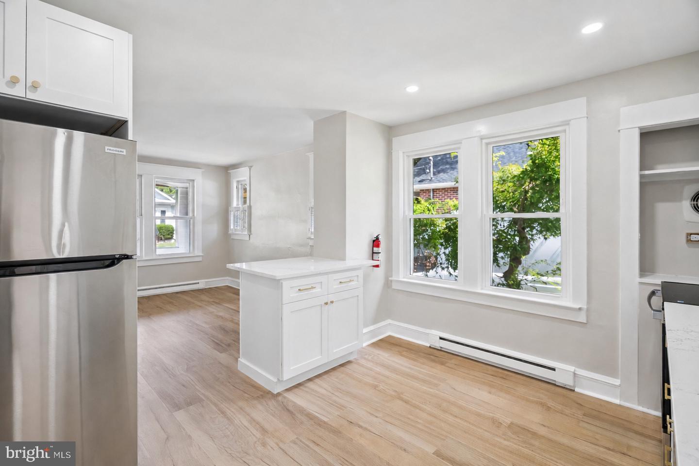 102 E Park Ave #a Property Photo 7