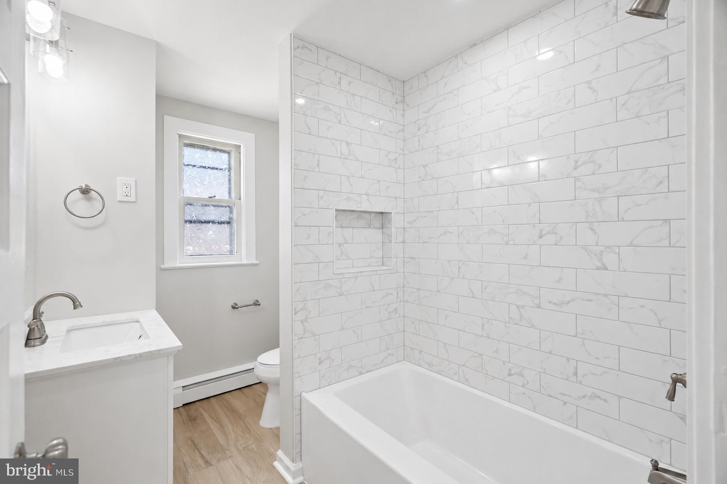 102 E Park Ave #a Property Photo 10