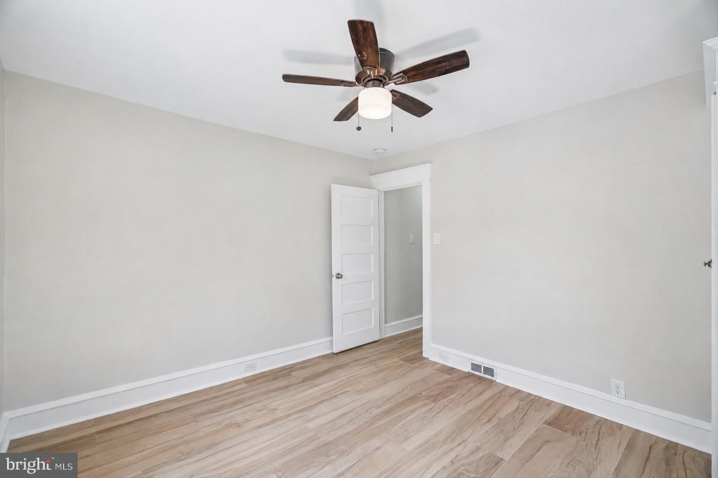 102 E Park Ave #a Property Photo 13