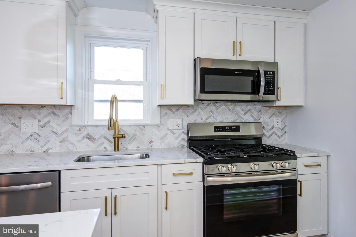 13 Wilkins Ave #2nd Fl Property Photo 10