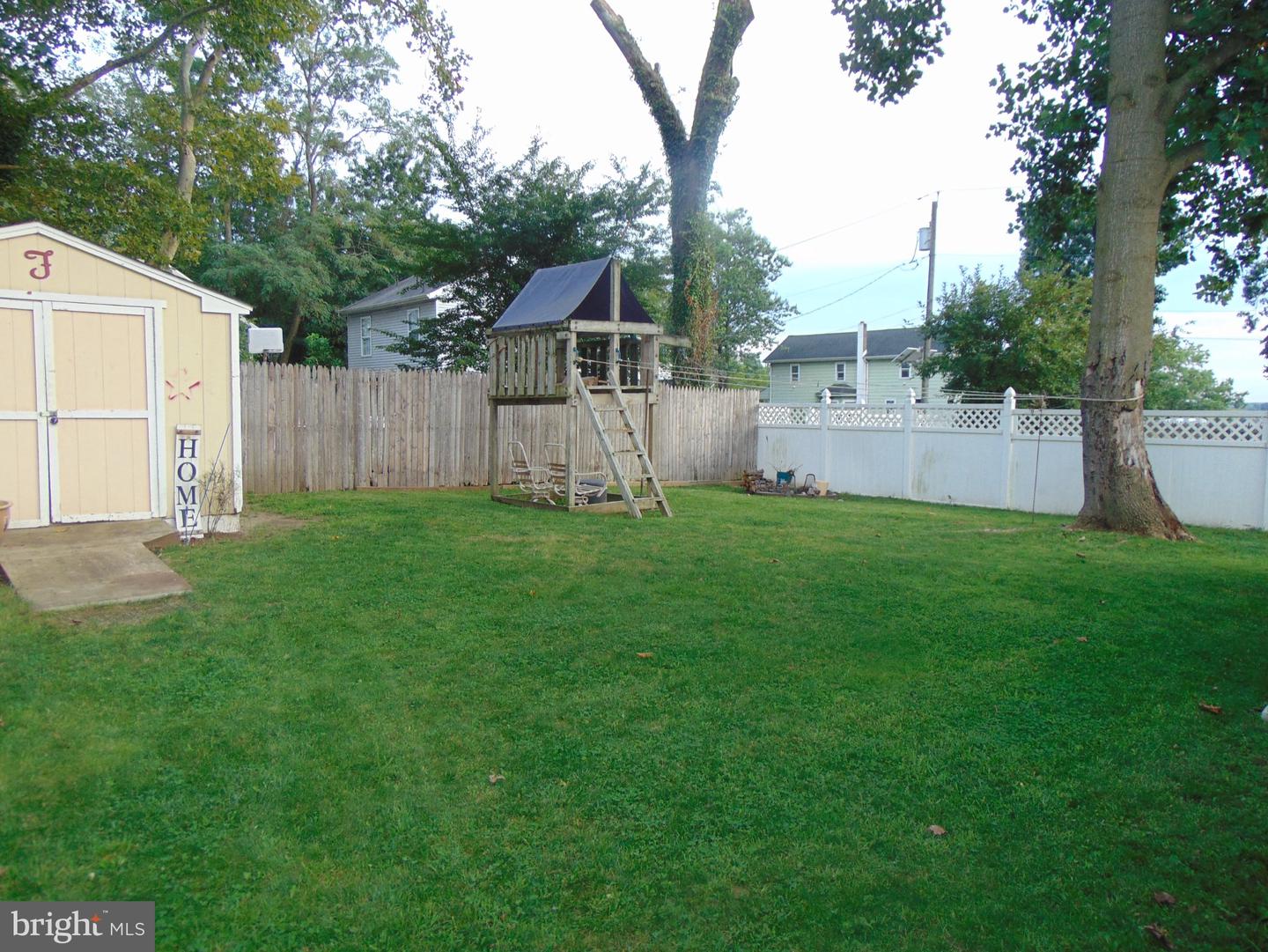 310 E 3rd Ave E Property Photo 16