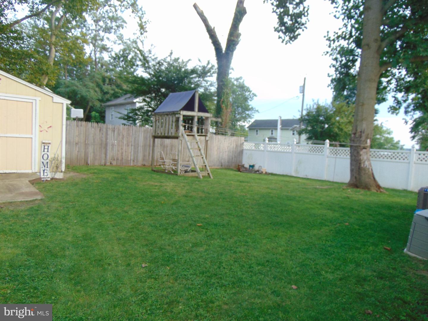 310 E 3rd Ave E Property Photo 17