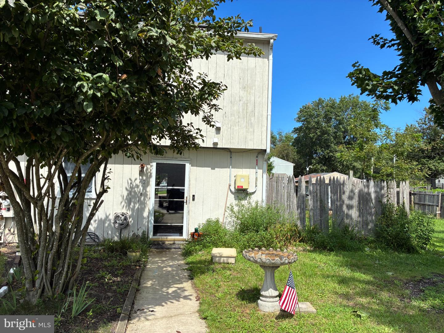 712 TARA DR