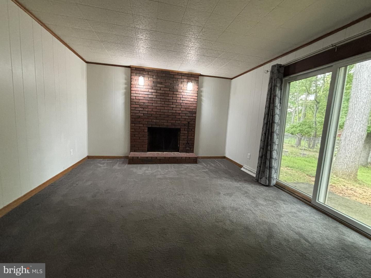 415 Monmouth Dr Property Photo 4