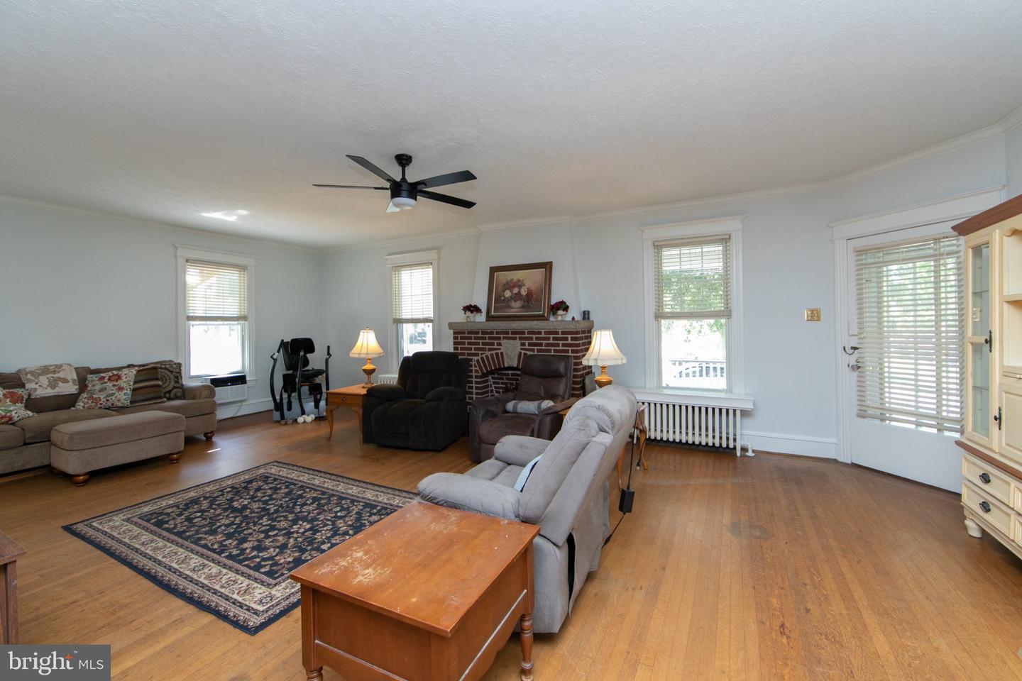 101 7th Ave Property Photo 5