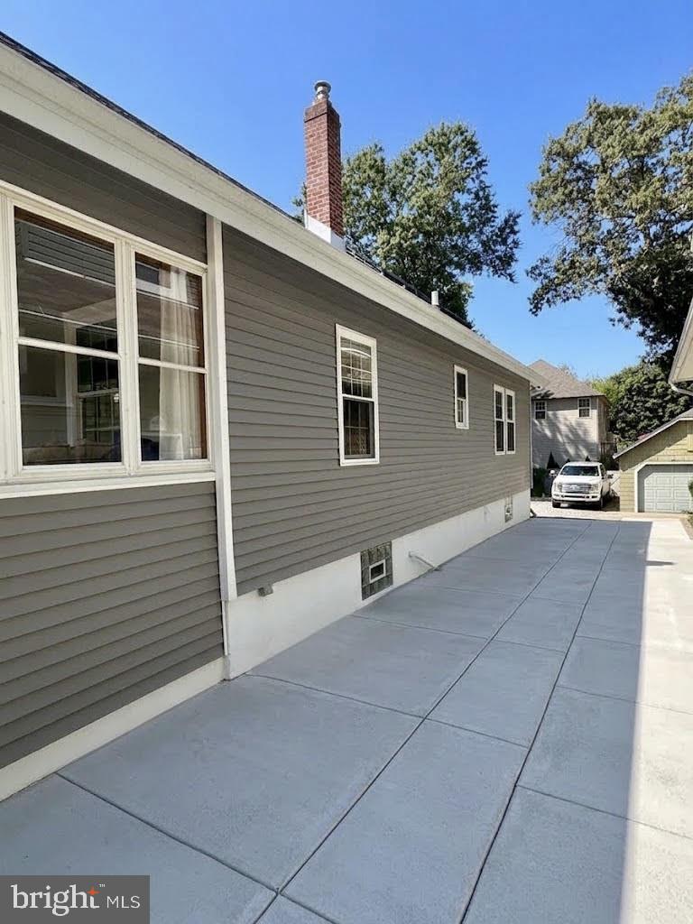 135 E Wayne Ter Property Photo 3