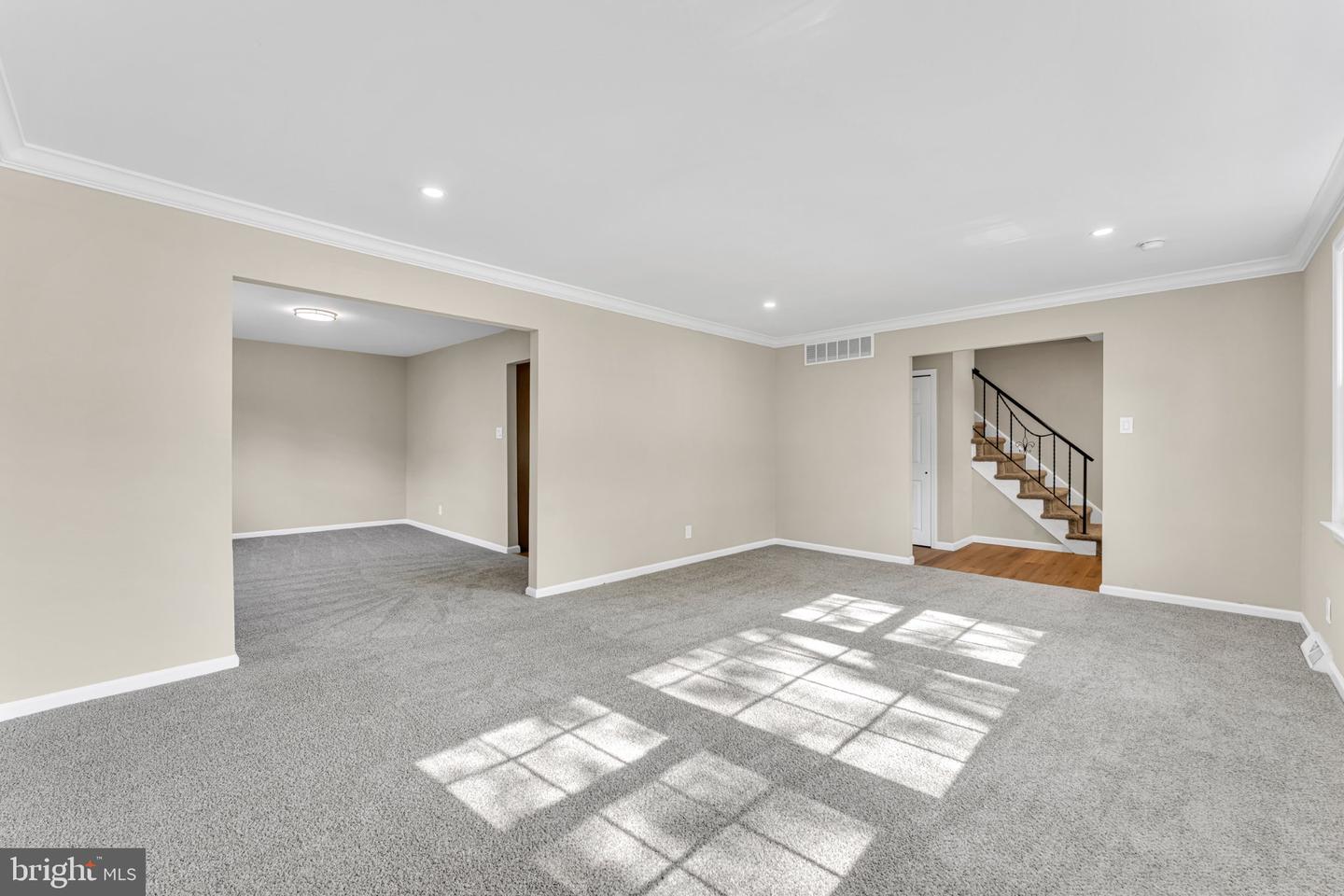 719 Crestbrook Ave Property Photo 19