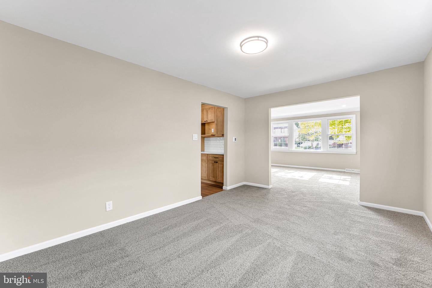 719 Crestbrook Ave Property Photo 22