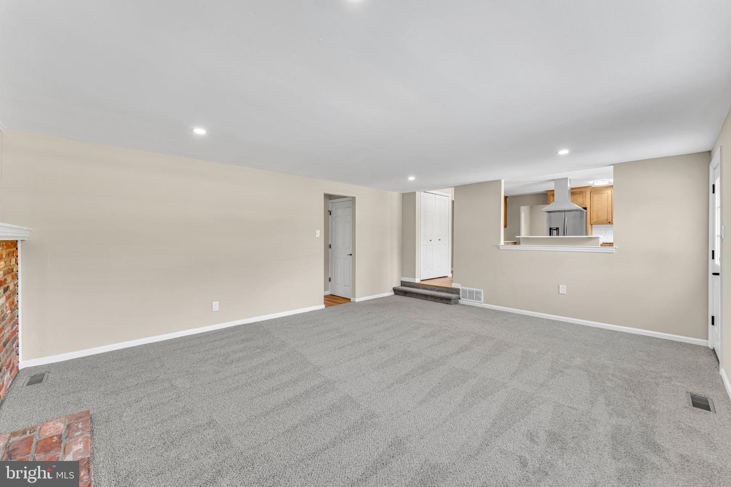 719 Crestbrook Ave Property Photo 32