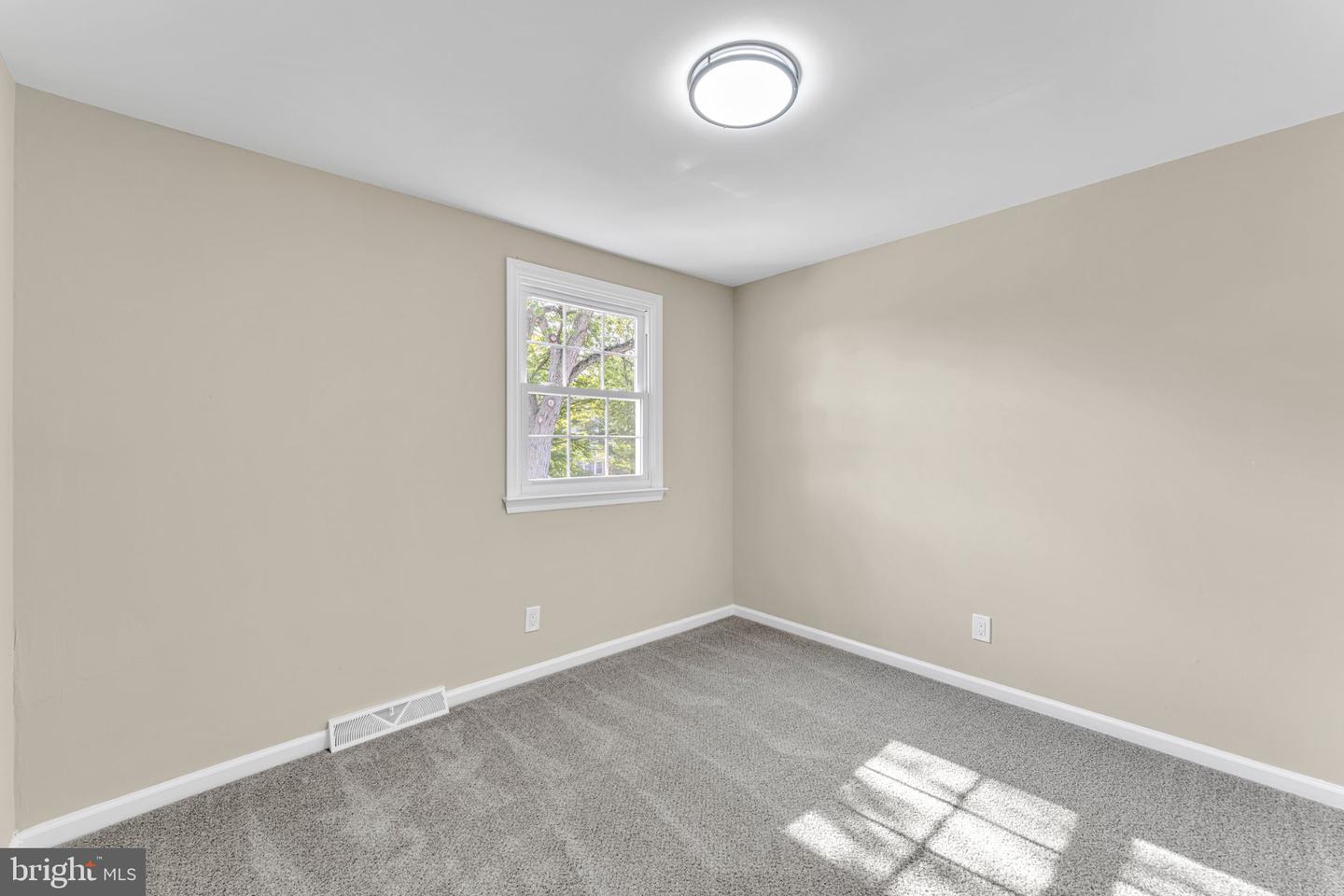 719 Crestbrook Ave Property Photo 38