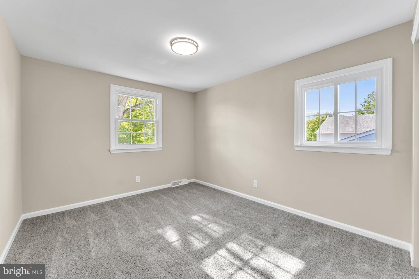 719 Crestbrook Ave Property Photo 42
