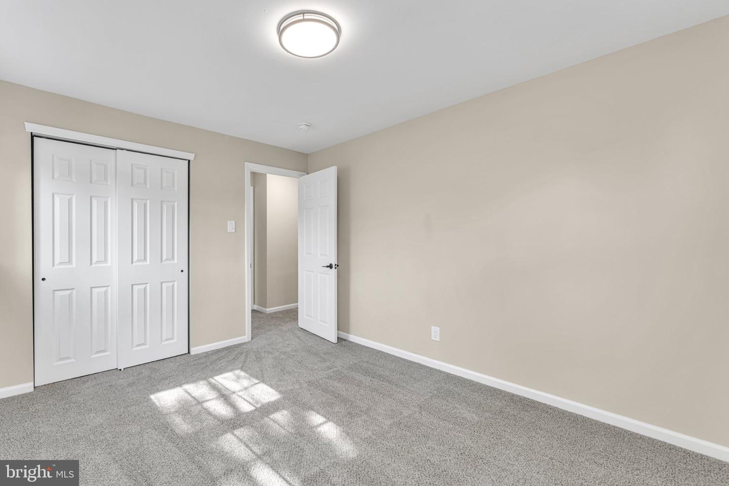 719 Crestbrook Ave Property Photo 43