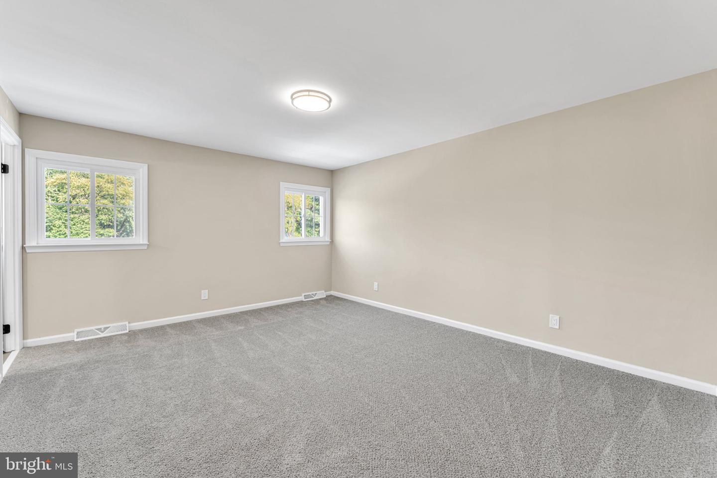 719 Crestbrook Ave Property Photo 46