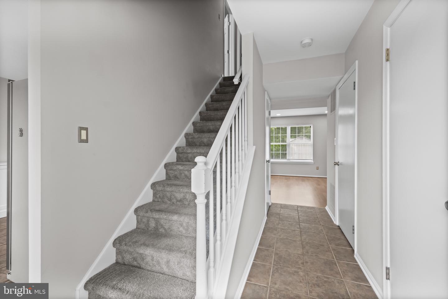 3 Harvest Ln Property Photo 4