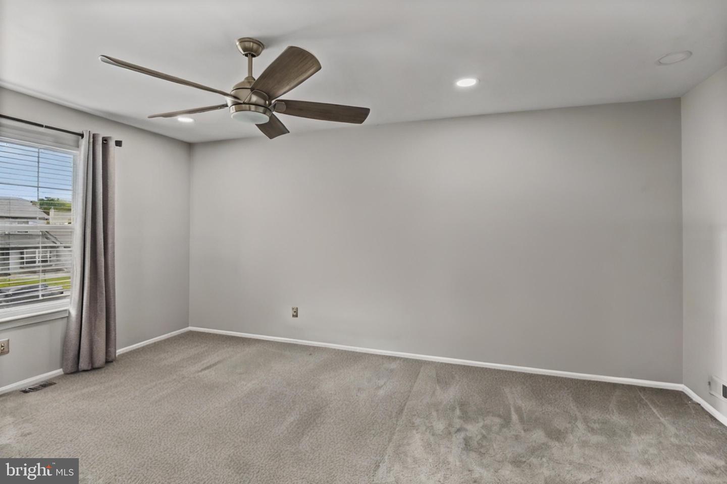 3 Harvest Ln Property Photo 28