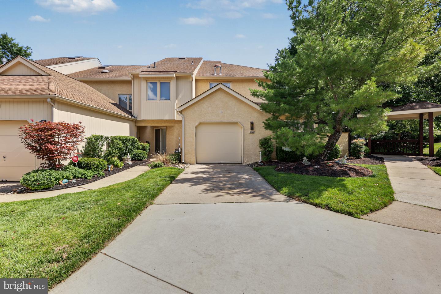 1409 Chanticleer Dr Property Photo 1