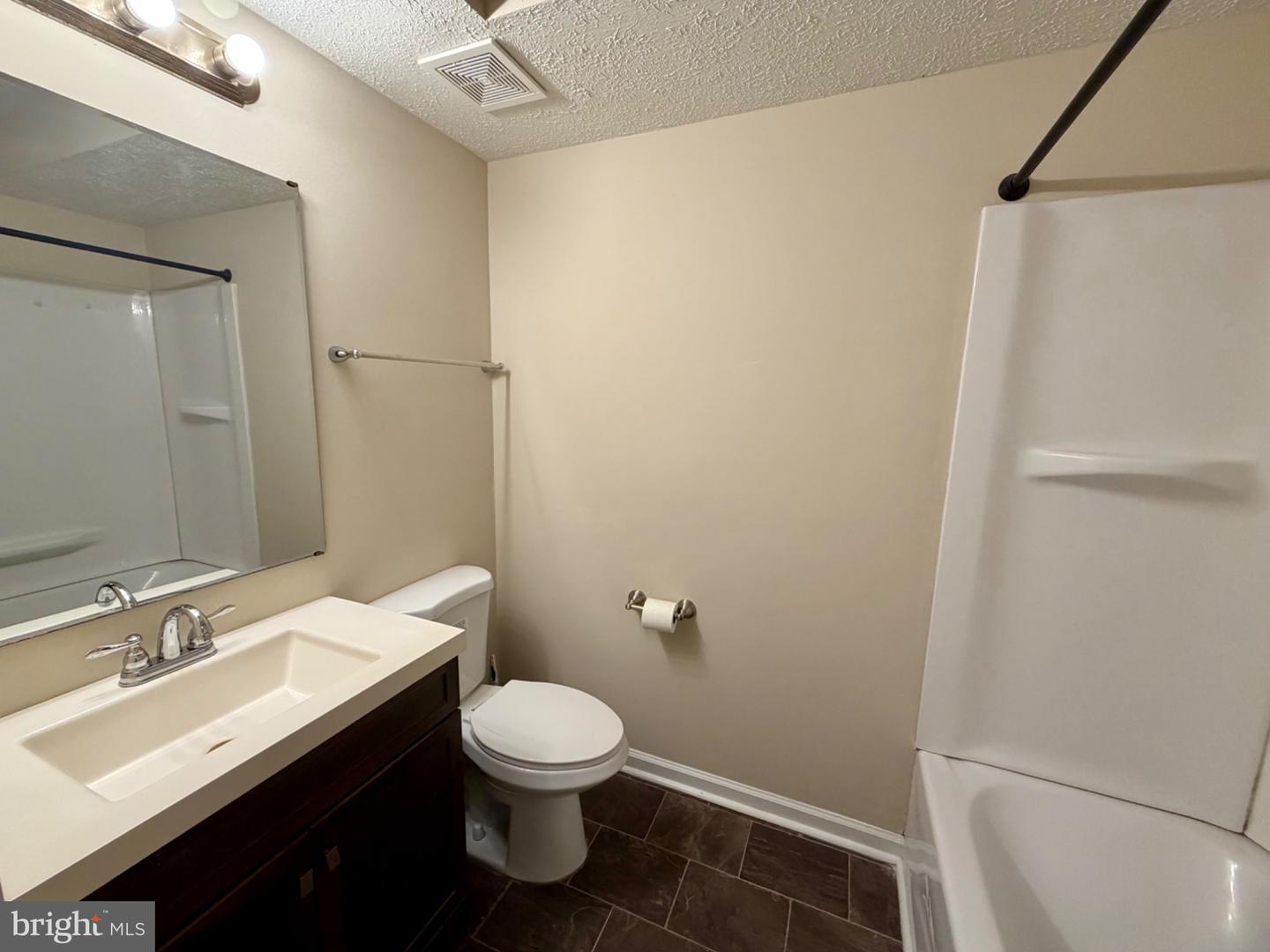 7 Kenwood Dr Property Photo 14
